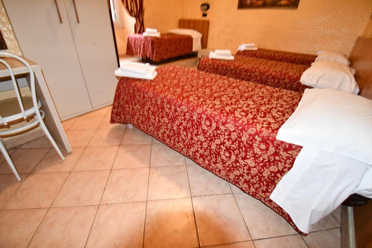 Hotel Ferrarese Rom Exteriör bild