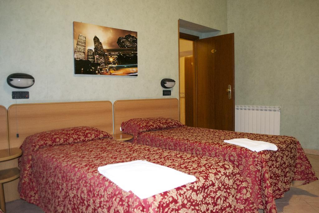 Hotel Ferrarese Rom Exteriör bild