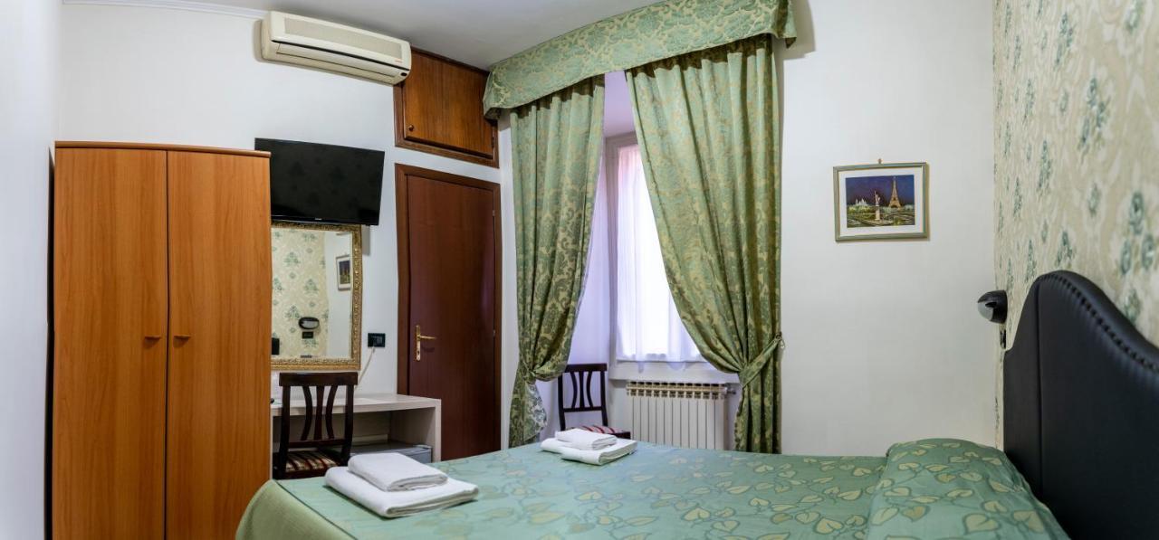 Hotel Ferrarese Rom Exteriör bild