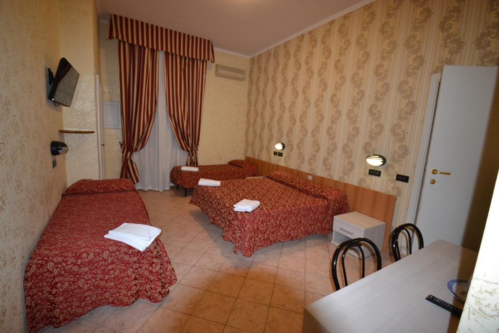 Hotel Ferrarese Rom Exteriör bild
