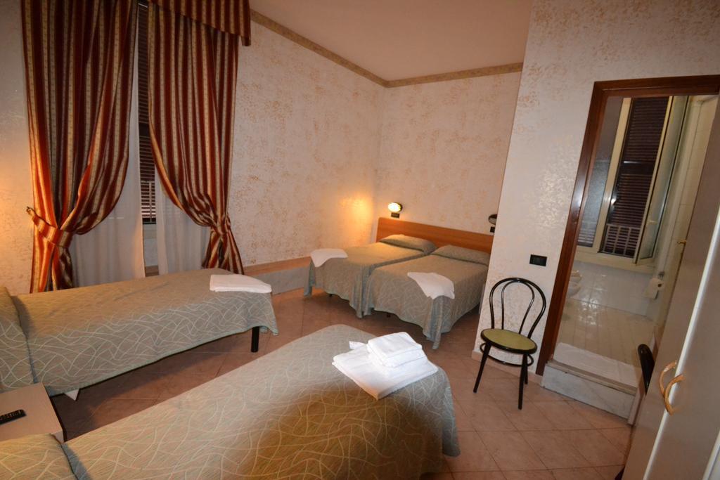 Hotel Ferrarese Rom Exteriör bild