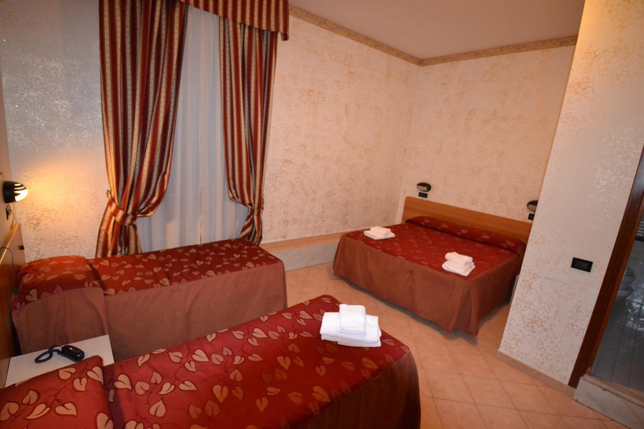 Hotel Ferrarese Rom Exteriör bild