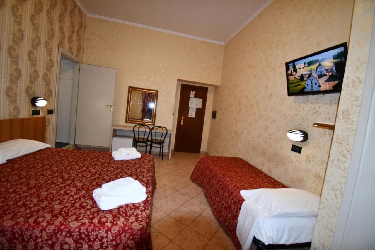 Hotel Ferrarese Rom Exteriör bild
