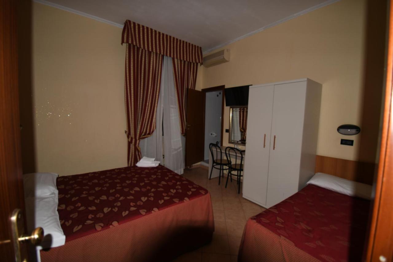 Hotel Ferrarese Rom Exteriör bild