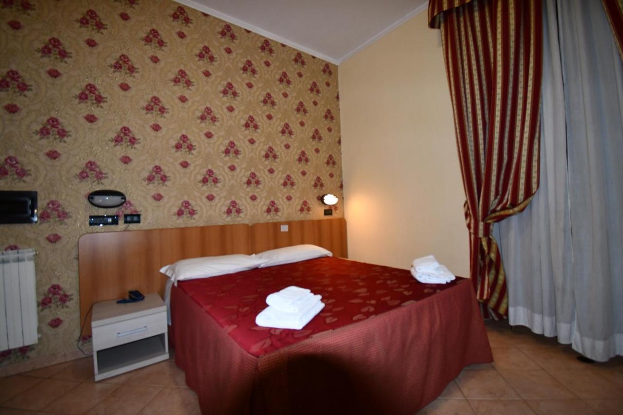 Hotel Ferrarese Rom Exteriör bild