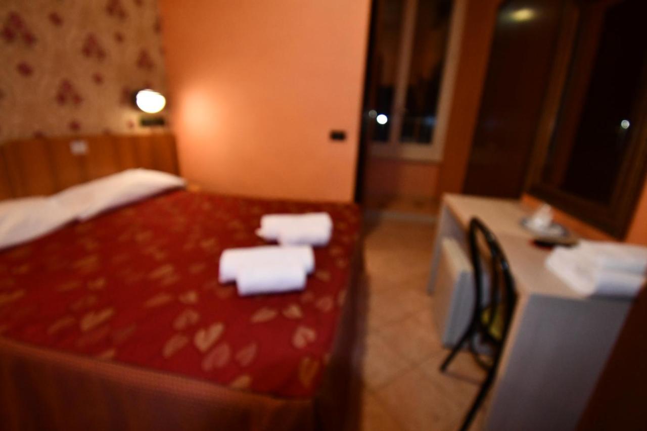 Hotel Ferrarese Rom Exteriör bild